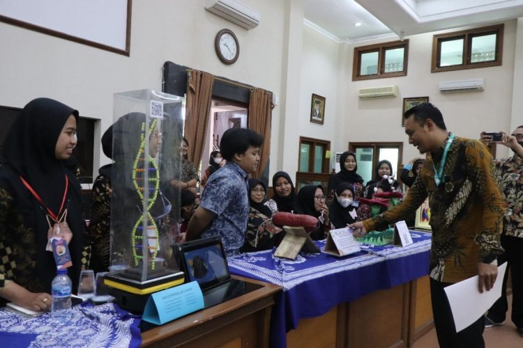 Prodi Pendidikan Biologi UMS Gelar Karya Inovasi Media Pembelajaran Biologi