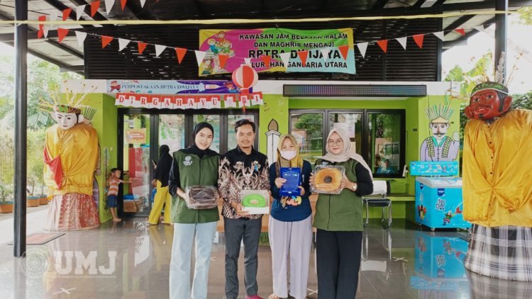 Dosen dan Mahasiswa UMJ Berikan Pelatihan bagi Pelaku UMKM