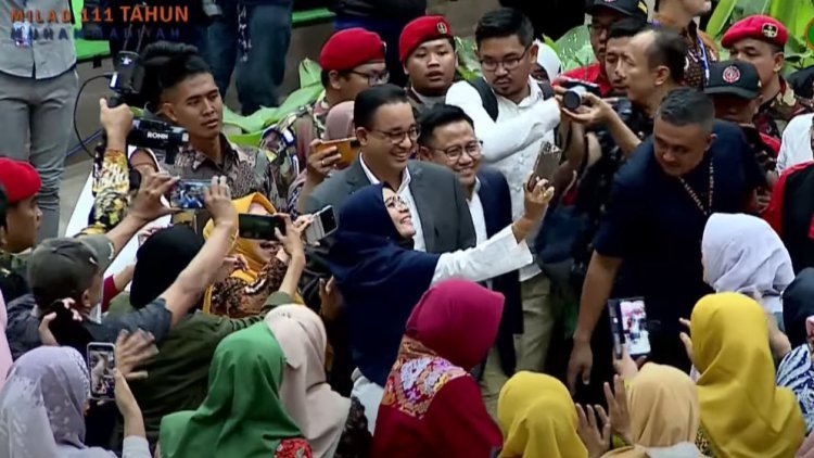 Tiba di UMS untuk Dialog Terbuka, Anies-Cak Imin Disambut Teriakan "AMIN"