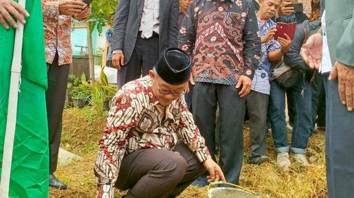 Abdul Mu'ti Lakukan Peletakan Batu Pertama Pondok Modern Darussalam Muhammadiyah Purwakarta