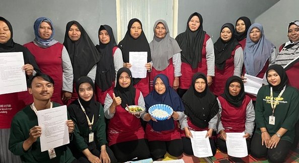Mahasiswa KKN UMP Berikan Pelatihan Pembuatan Mie dari Bayam di Desa Wonokampir Wonosobo